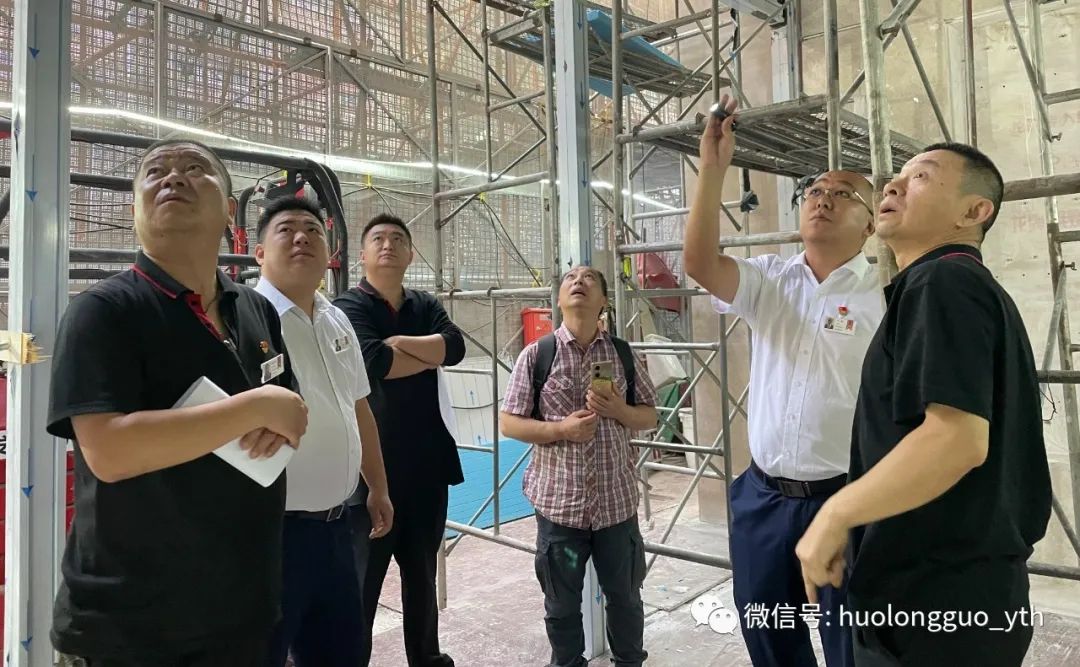 北京首个3D电子户外屏亮相6008集团官方网站步行街_6008集团官方网站集团官方网站